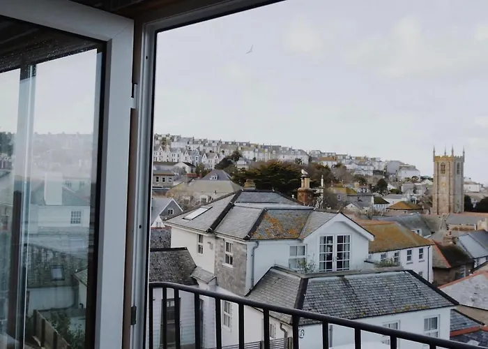 Harbour View House